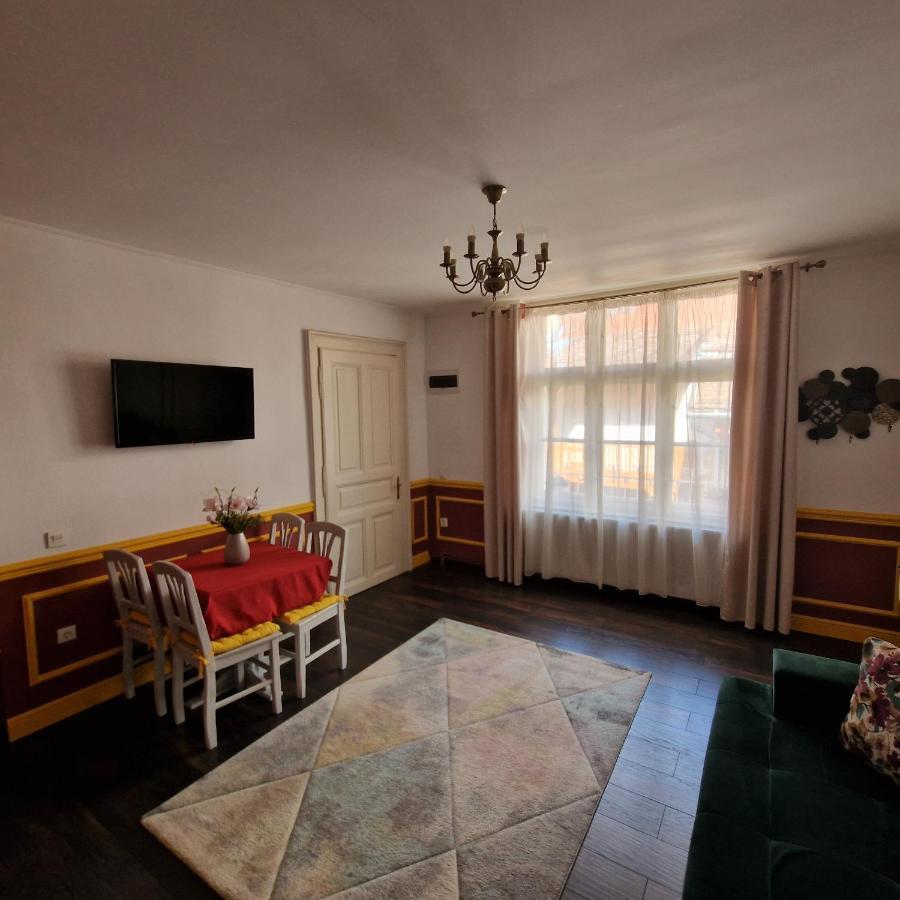 Central Park Apartment Sighisoara Ngoại thất bức ảnh