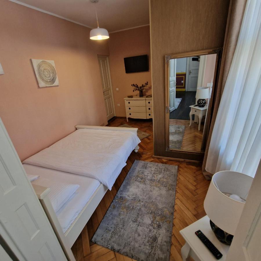 Central Park Apartment Sighisoara Ngoại thất bức ảnh